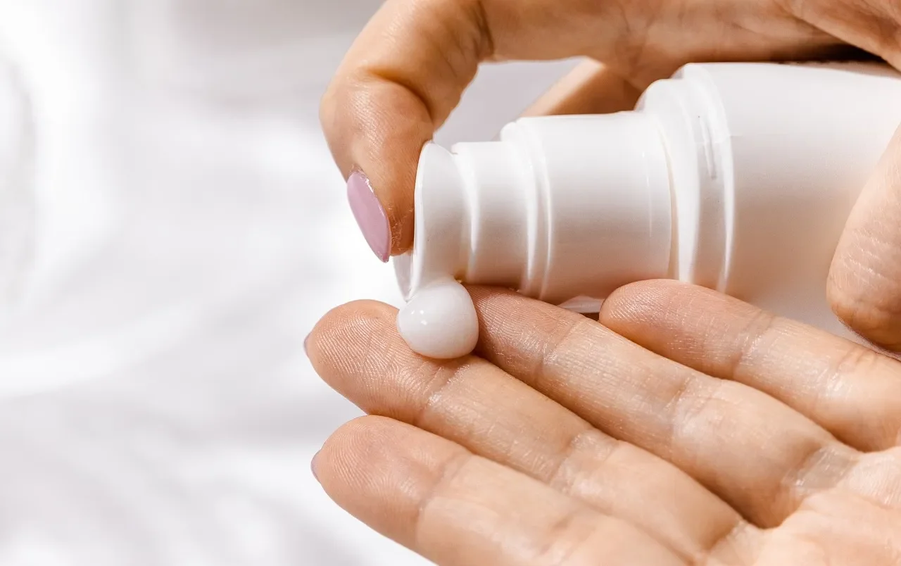 Top 10 Moisturizers for Dry Skin: A Complete Guide